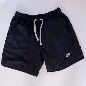 Nike Essential Flow Nylon Shorts 5’ Inseam - Men’s Medium